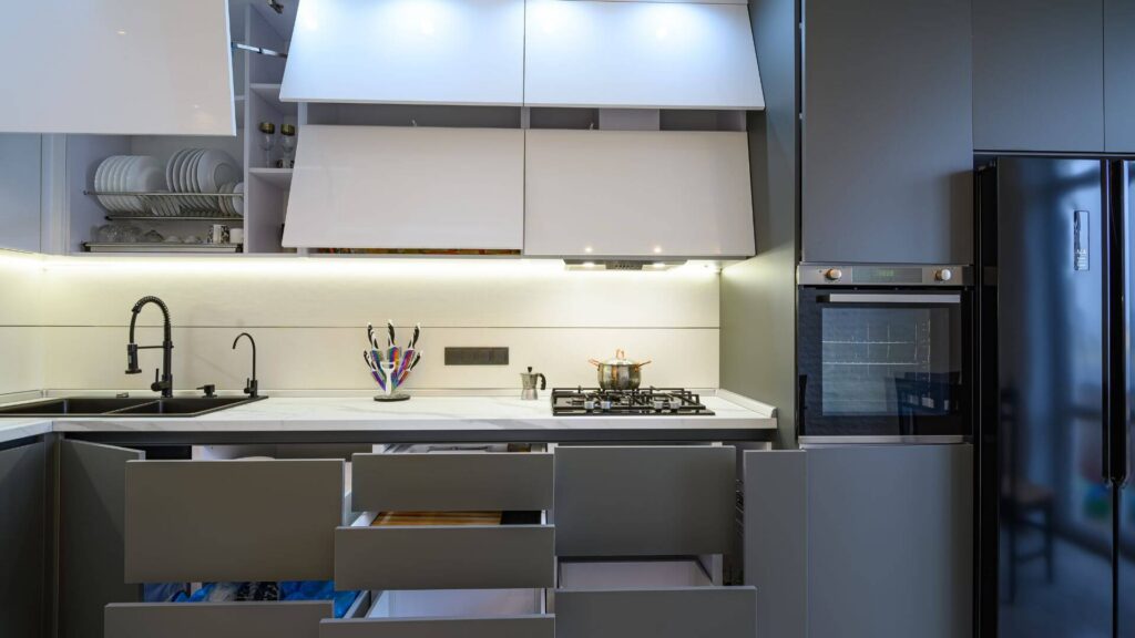 Kitchen cabinet